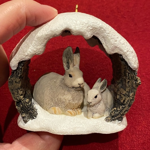 NIB rare Hallmark Keepsake “Snowshoe Rabbits in Winter” ornament - Picture 4 of 11
